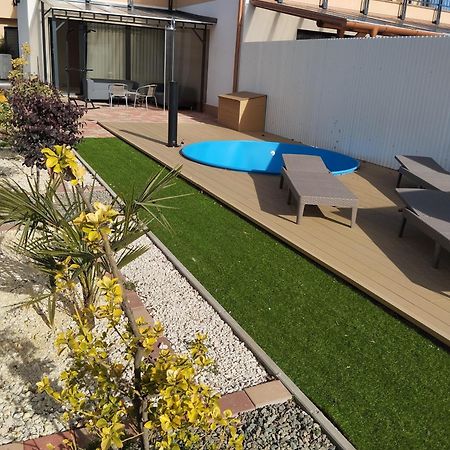 Apartamento Sarkcsillag Teljes Csaladihaz- Star Complete Family House Szeged Exterior foto